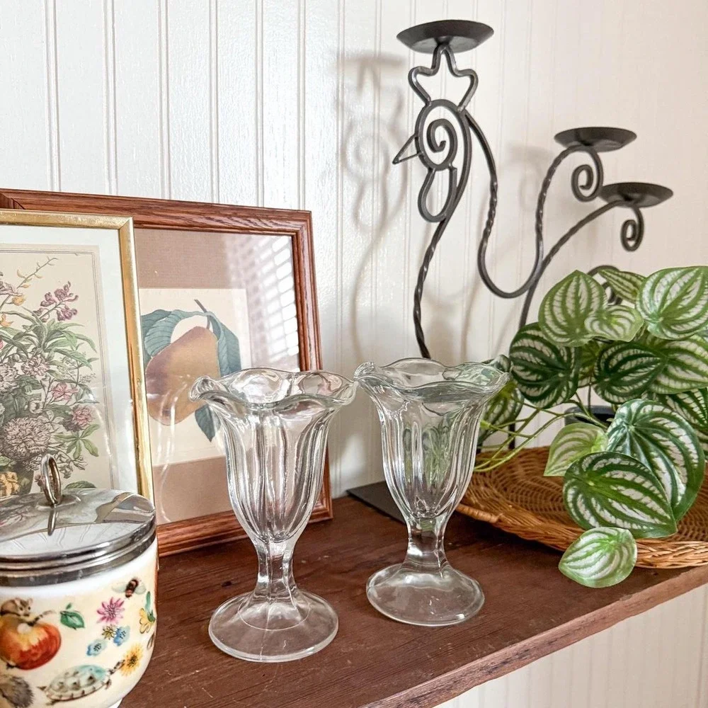 Set of 2 Vintage Tulip Glasses